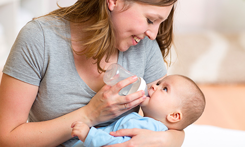 母乳不足别担心，教你学会科学混合喂养！
